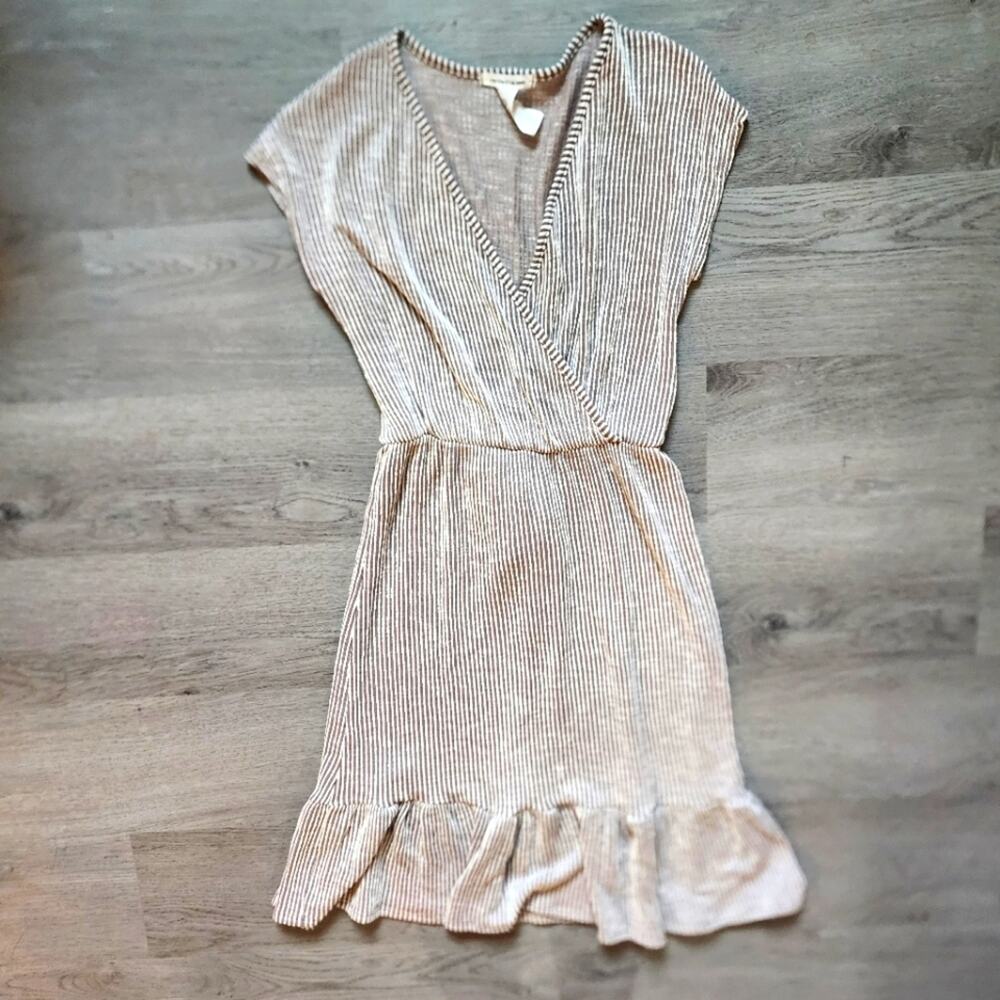 Caution to the Wind Women's Striped V-Neck Short Sleeve Knee Length Dress Small
